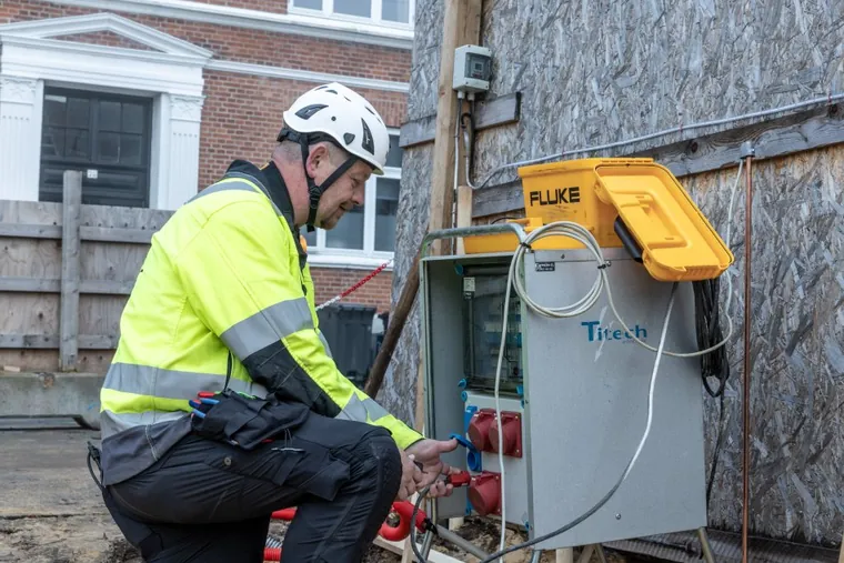 Byggestrøm tilsluttet på pladsen