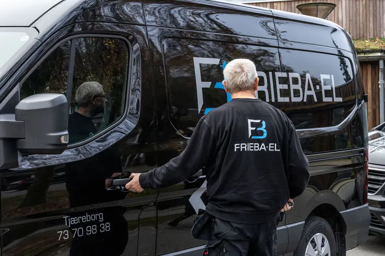 Frieba-el servicebil og elektriker